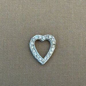 Gorgeous Vintage Rhinestone Heart Pendant w Sparkly Rhinestones Silver Tone
